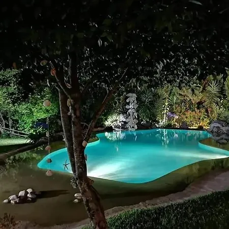 Main House With Pool & Outside Kitchen